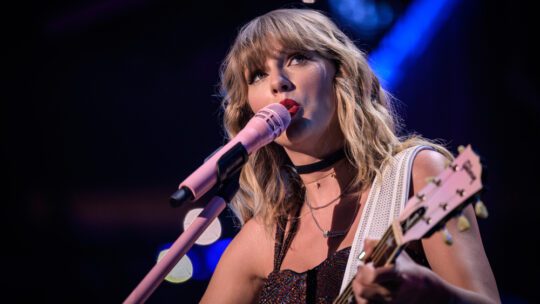 how taylor swift is helping the NFL with publicity this week after appearing at the Chiefs' game