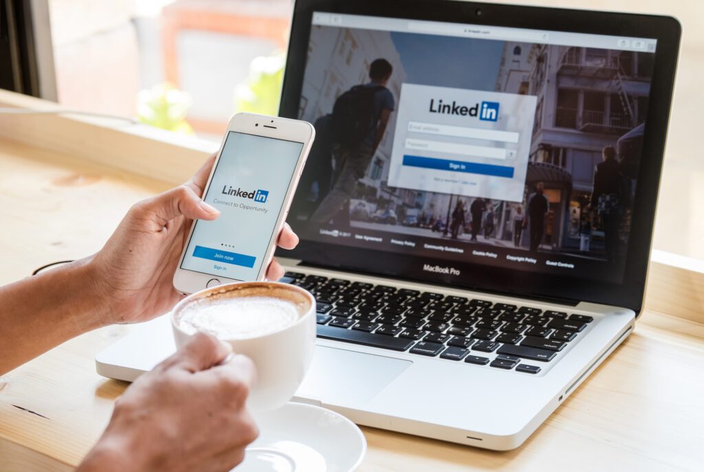 How Corporate Communications Teams Can Turn Their CEOs into LinkedIn Influencers